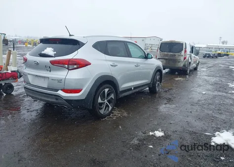 2016 Hyundai Tucson Sport z USA, uszkodzony, nr VIN KM8J3CA24GU249834